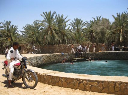 Tras los pasos de Alejandro Magno hacia el oasis de Siwa con crucero por el Nilo, Abu Simbel, Alejandría y Cairo. Viaje en privado (12D | 11N)